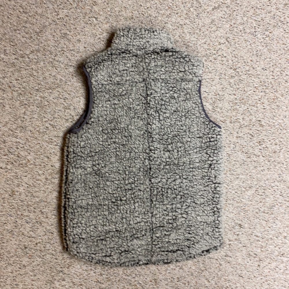 Vest - Picture 2 of 6